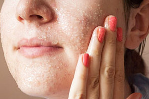 Скраб для особи з солі особливі властивості і вплив на шкіру
