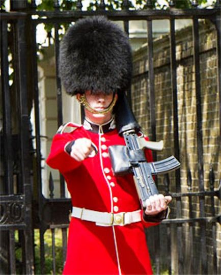 Schimbând garda la Palatul Buckingham, salut, Londra