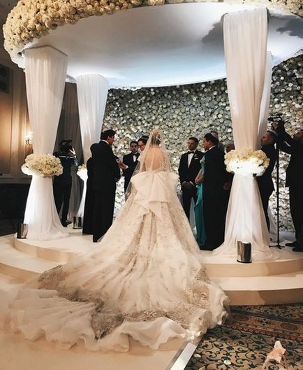 Társtulajdonosa a repülőtér Domodedovo adta 19 éves unokája elegáns esküvői ceremóniamester Londonban
