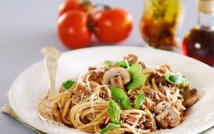 Rețete spaghete bolognese cu o fotografie despre cum să gătești spaghete cu sos de bolognese