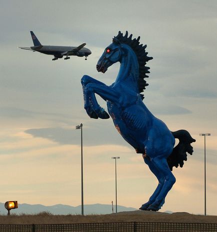 Aeroportul ciudat, un blogger pe 3 ianuarie 2014, o bârfă