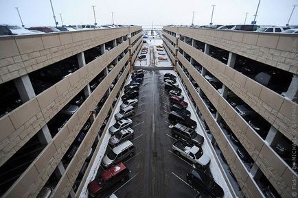 Aeroportul ciudat, un blogger pe 3 ianuarie 2014, o bârfă