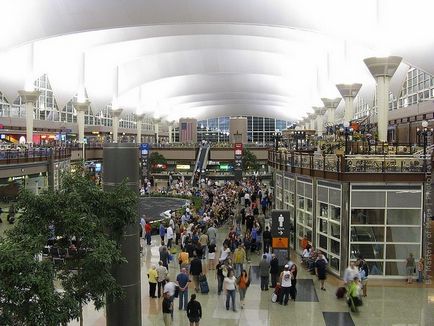 Aeroportul ciudat, un blogger pe 3 ianuarie 2014, o bârfă