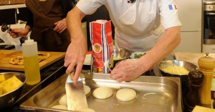 Вчимося готувати італійську піцу будинку шеф-кухар розкриває свої секрети, блог