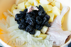 Kacsa aszalt szilvával és sült burgonyával hüvely, egyszerű receptek képekkel