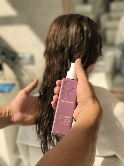 Îngrijirea părului în sezonul de vară de la tratamentele salonului la un centru spa acasă