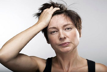 Căderea părului după chimioterapie este posibil pentru a opri acest proces