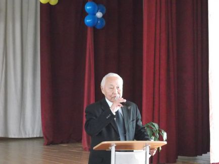 Találkozó veteránok került sor kyrenskoy School (iskola) Találkozó veteránok került sor az iskola kyrenskoy