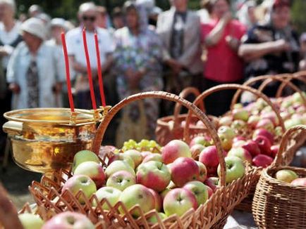 Яблучний спас традиції свята