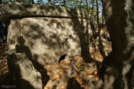 Dolmenii misterios din Teritoriul Caucazului Krasnodar și Adygea