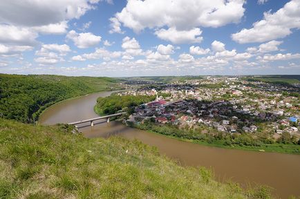 Заліщики, замок у Ниркові і Джуринський водоспад