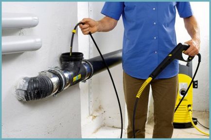 Sistemul de canalizare este înghețat ca dezghețarea dezghețării conductelor de canalizare subteran într-o casă privată