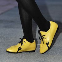 Жіночі туфлі на шнурках