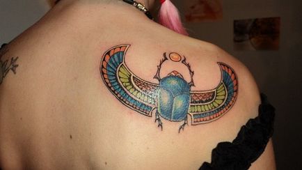 Жук скарабей тату популярна татуювання родом з давнини