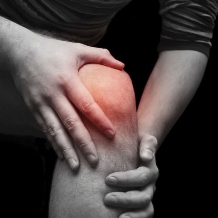 Arderea în articulația genunchiului cauzează posibilă roșeață și tratament