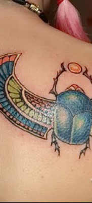 Semnificația înțelesului tattoo-scarabului, istoric și fotografie