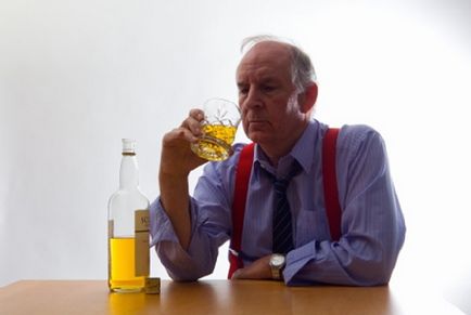 Alcoolismul la bătrânețe prezintă dependența bătrânului
