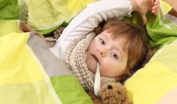 Datorită scăderii temperaturii la copil, dacă preparatele de nurofen pentru scăderea febrei nu ajută sau nu ajută