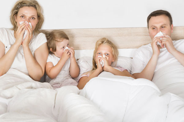 Străcatul și nasul curgător fără febră, cauze și cum să se vindece