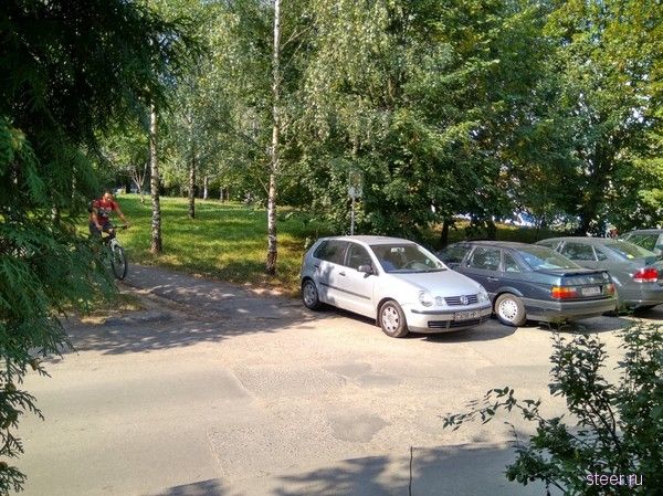 Pentru a afla cine scarpină mașina, luna din Belarus a petrecut noaptea înăuntru