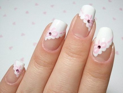 Nail Design - pávatoll, szép körmök - kiegészíti a képet