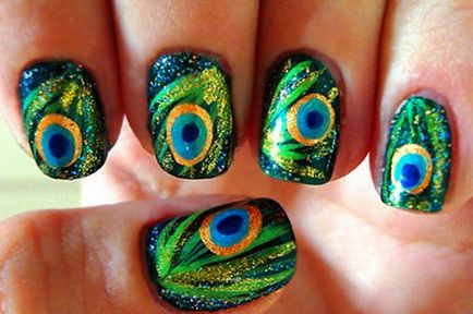 Nail Design - pávatoll, szép körmök - kiegészíti a képet