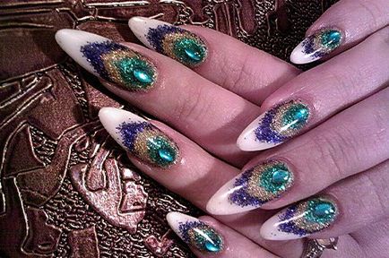 Nail Design - Паун Feather, красиви нокти - допълнение към вашия имидж