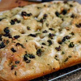 Focaccia, 20 recept fotókkal a helyszínen - a plakát-élelmiszeripari