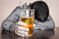 Який алкоголь менш шкідливий для печінки
