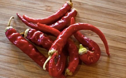 Cayenne bors kezelés és hasznos tulajdonságait, piros chili por