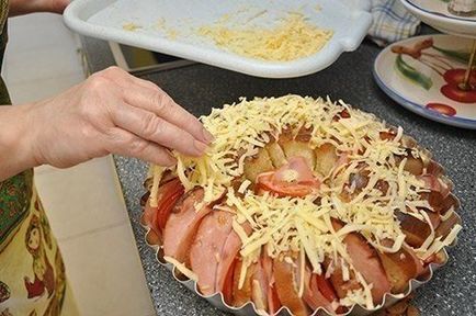 Коблер з помідорами і ковбасою, смачний рецепт