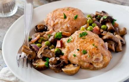 Puiul cu ciuperci este cel mai bun mod de a găti carne pentru garnitură