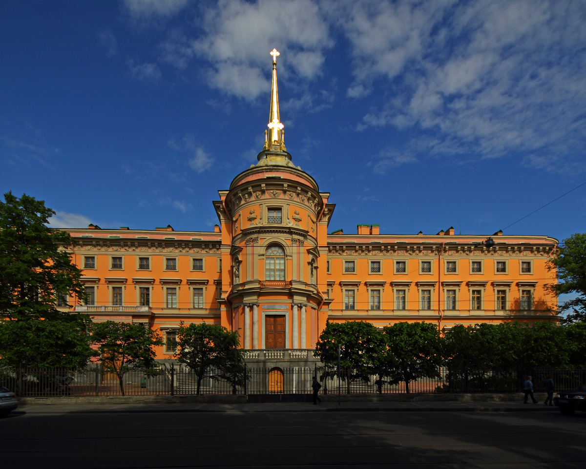Castelul Mikhailovsky excursii, expoziții, adresa exactă, telefon