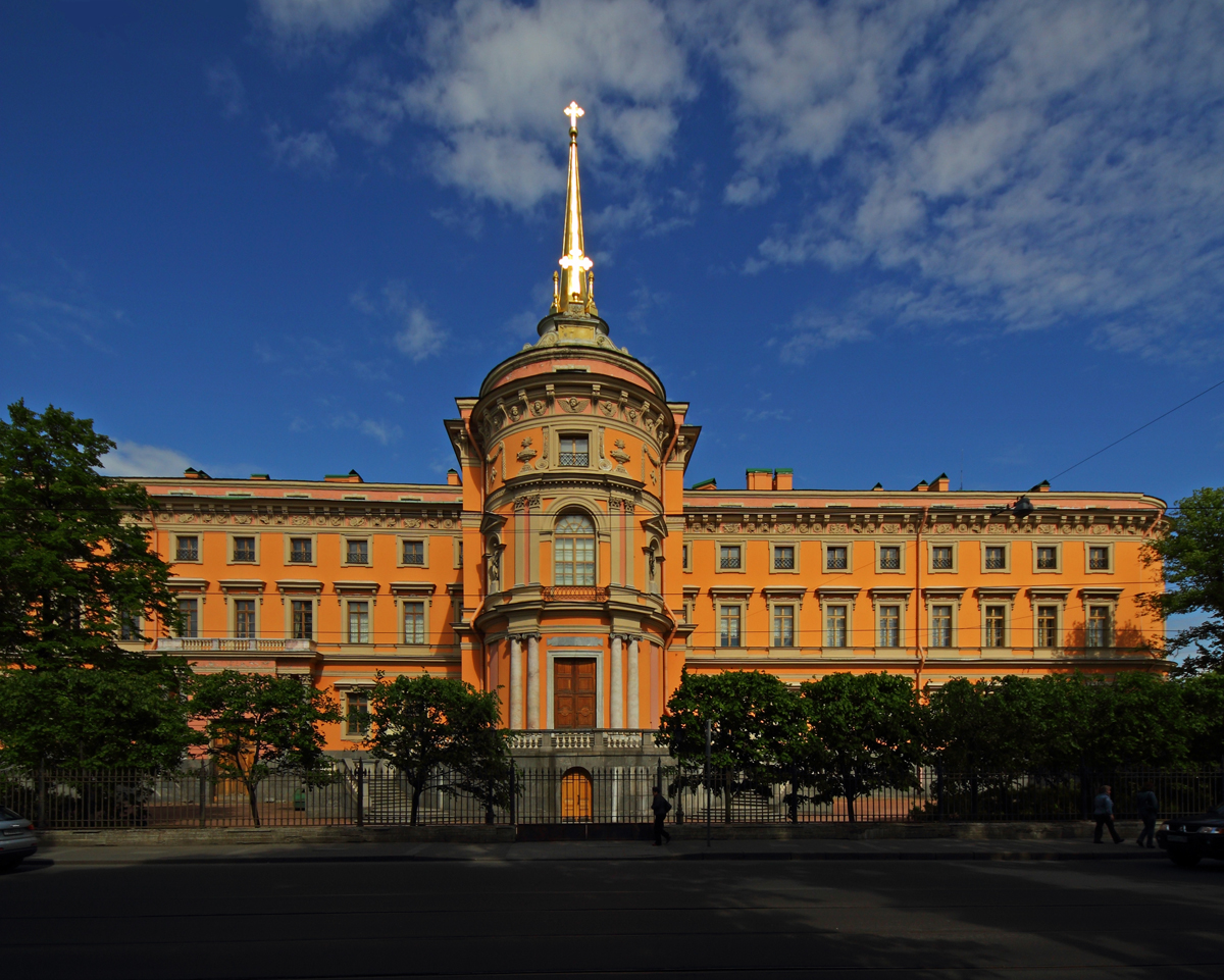 Михайлівський замок екскурсії, експозиції, точна адреса, телефон