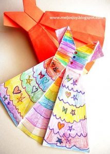 Origami rochie de hârtie în diagrame și lecții de asamblare foto-video