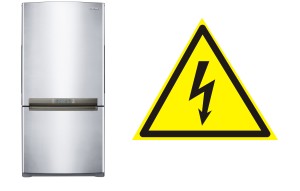 Відчувається ток при торканні до металевих частин холодильника