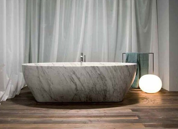 Особливості та вибір форми ванни для ванної кімнати