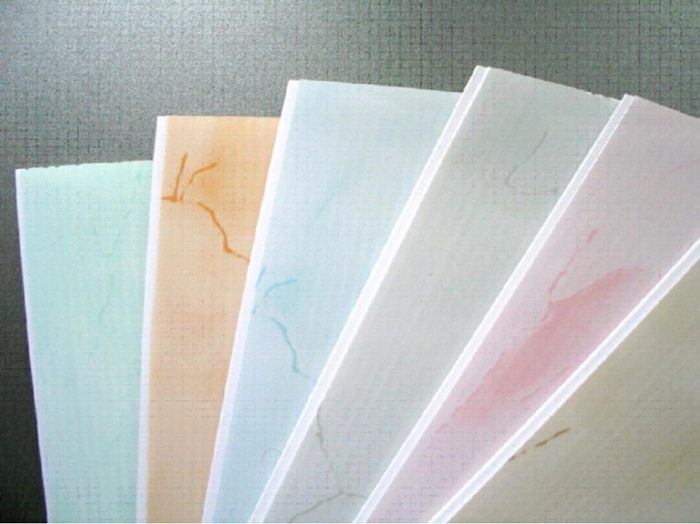Díszítő falak műanyag panelek PVC panelek, mint a ragasztó, amely ragasztó az, hogy használja a technológiát (a falak) A falakat díszítő műanyag panelek PVC-panelek, mint a ragasztó, amely ragasztó, hogy a technológiát