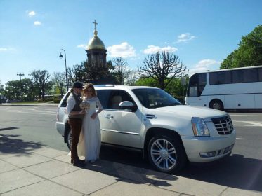 Opinii despre autoturisme de lux, închiriere de mașini de nuntă în St. Petersburg