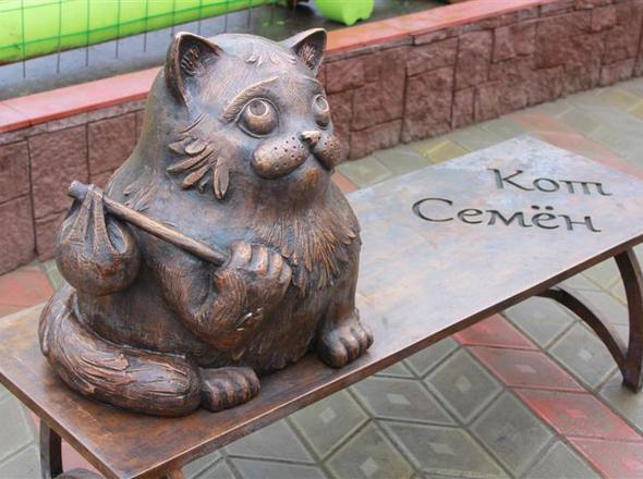 Пам'ятник за відданість і завзятість кіт Семен оселився у «насіння»