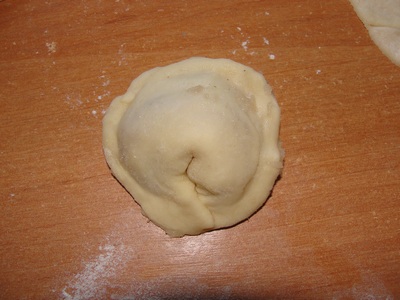 Pelmeni cu pui coapte cu brânză