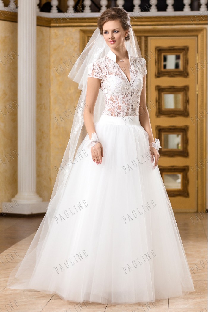 Пишне весільне плаття з прозорим мереживним ліфом в Барнаулі