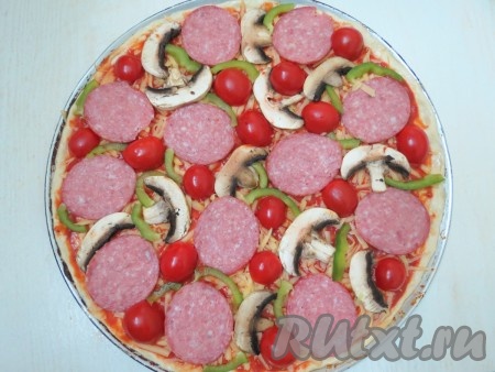 Pizza cu salam - rețetă cu fotografie