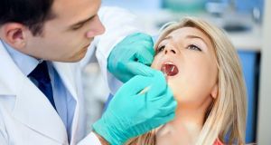 Чому після гігієнічної чистки зубів і від каменю болять зуби надання допомоги