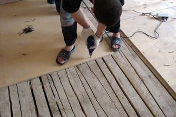 Підготовка дерев'яної підлоги, стяжка під плитку на фанеру