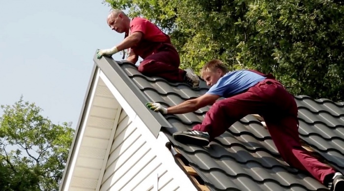 Reguli pentru instalarea plăcii ondulate pentru acoperișuri