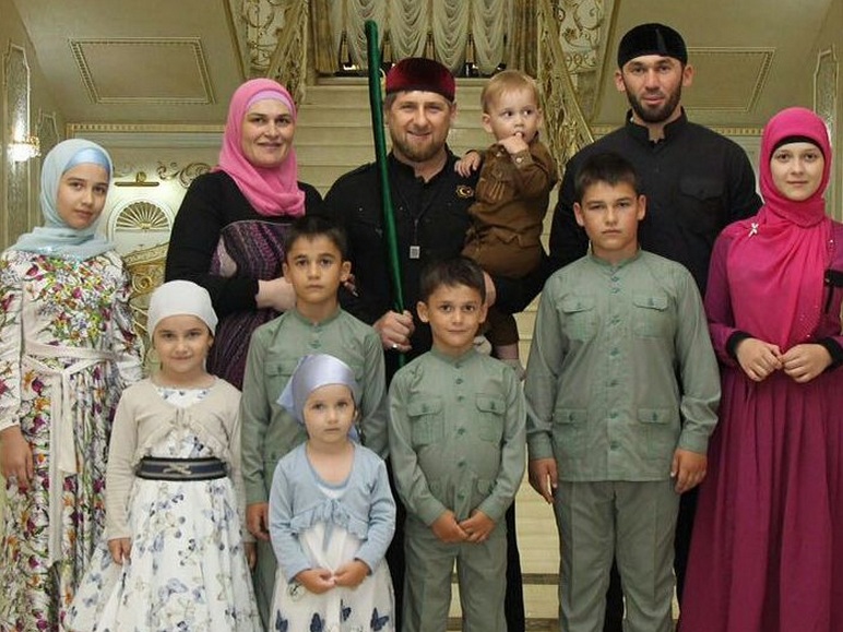 Ramzan Kadyrov spune la revedere lui Rashid Rakhimov, știri din Tadjik asia-plus