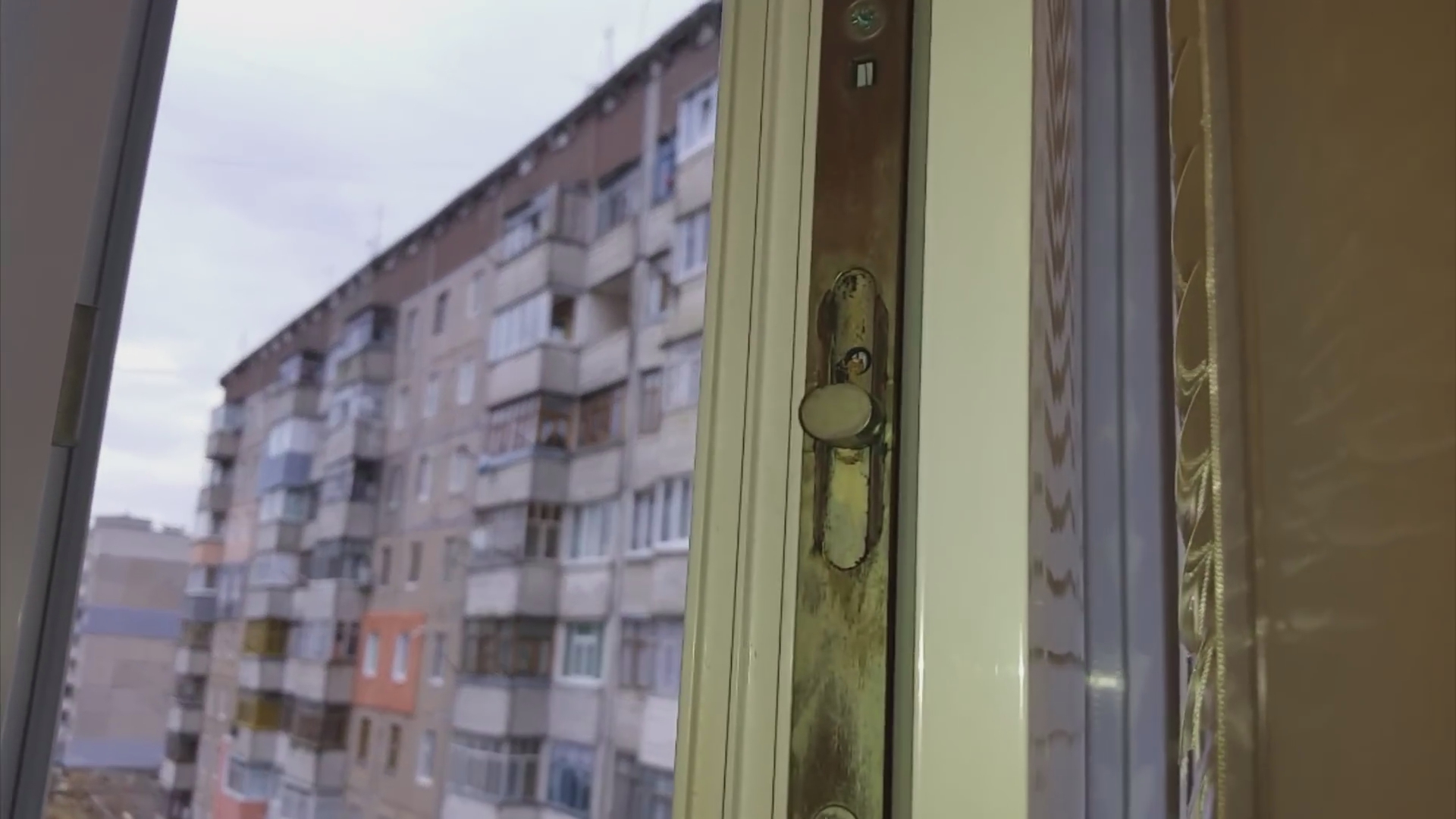 Reglarea ferestrelor și ușilor din plastic