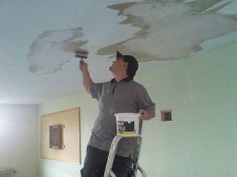 Repararea tavanului după scurgere