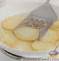 Рецепт м'ясо зі смаженою картоплею і вершковим соусом на